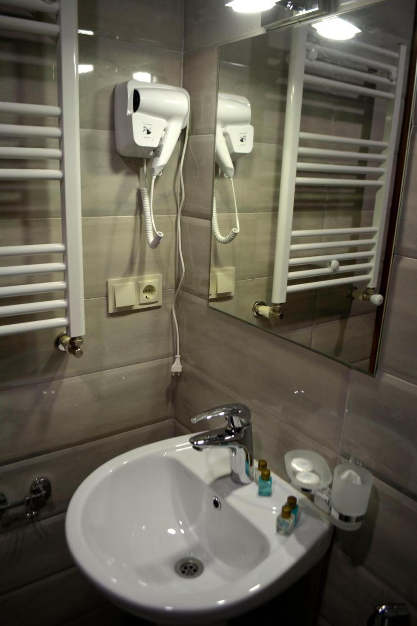 G&G Hotel ティビリシ エクステリア 写真